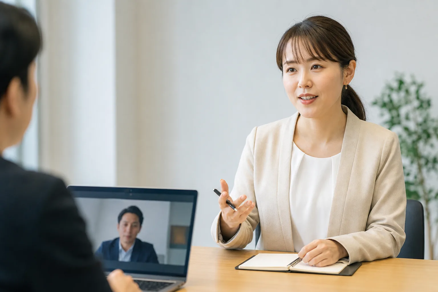 面接で勤務条件やチームの運用を確認するワーママ